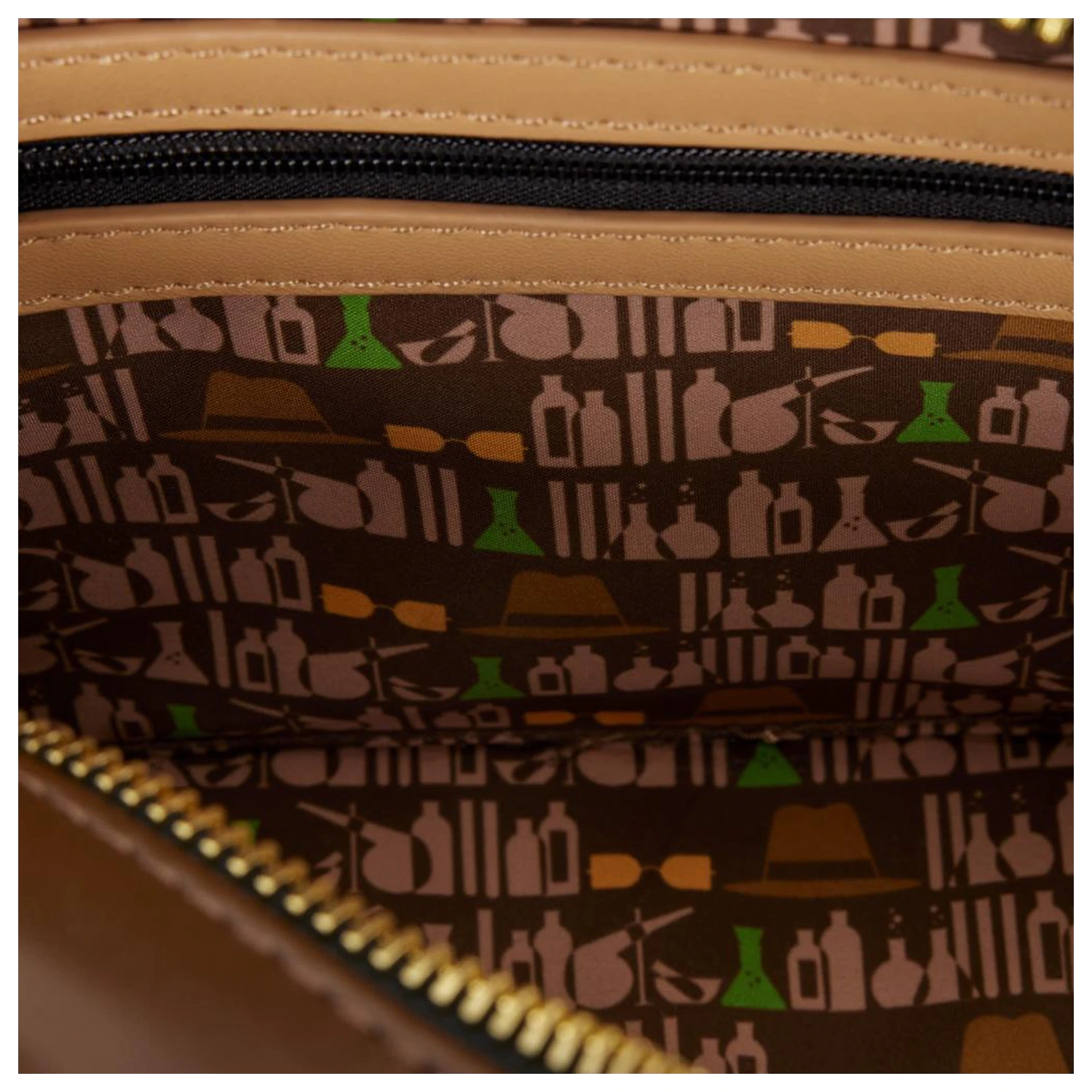 UNIVERSAL MONSTERS The Invisible Man Sling Crossbody Bag  product photo