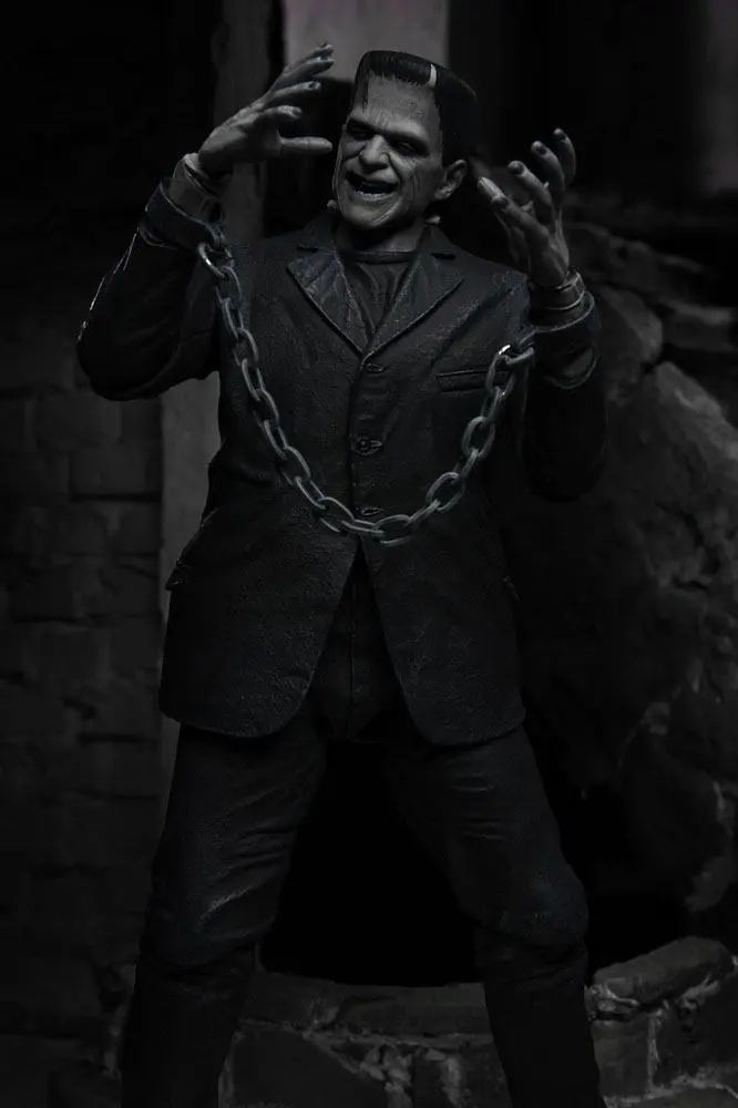 Universal Monsters Action Figure Ultimate Frankenstein's Monster (Black & White) 18 cm termékfotó