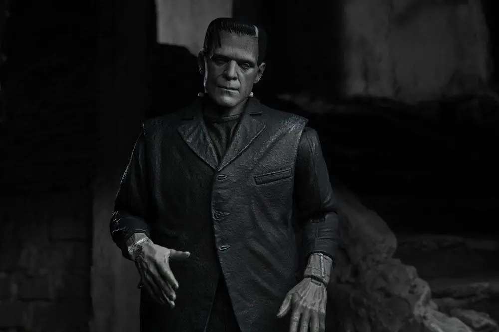 Universal Monsters Action Figure Ultimate Frankenstein's Monster (Black & White) 18 cm termékfotó