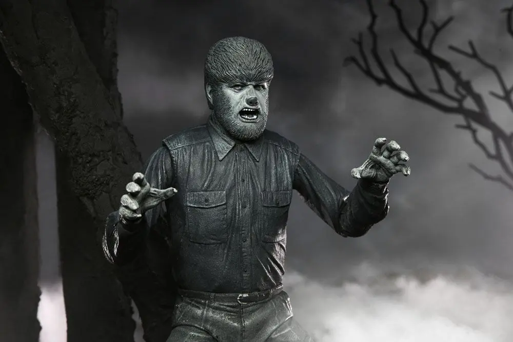 Universal Monsters Action Figure Ultimate The Wolf Man (Black & White) 18 cm termékfotó