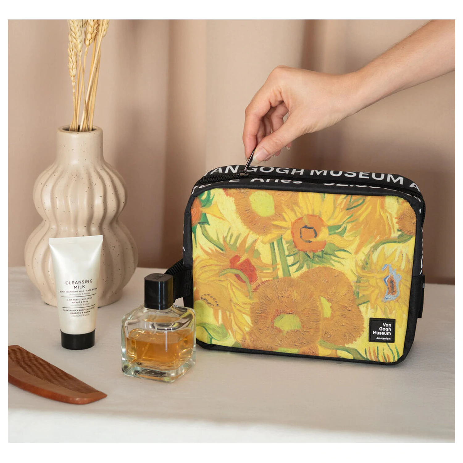 Van Gogh Museum vanity case product photo