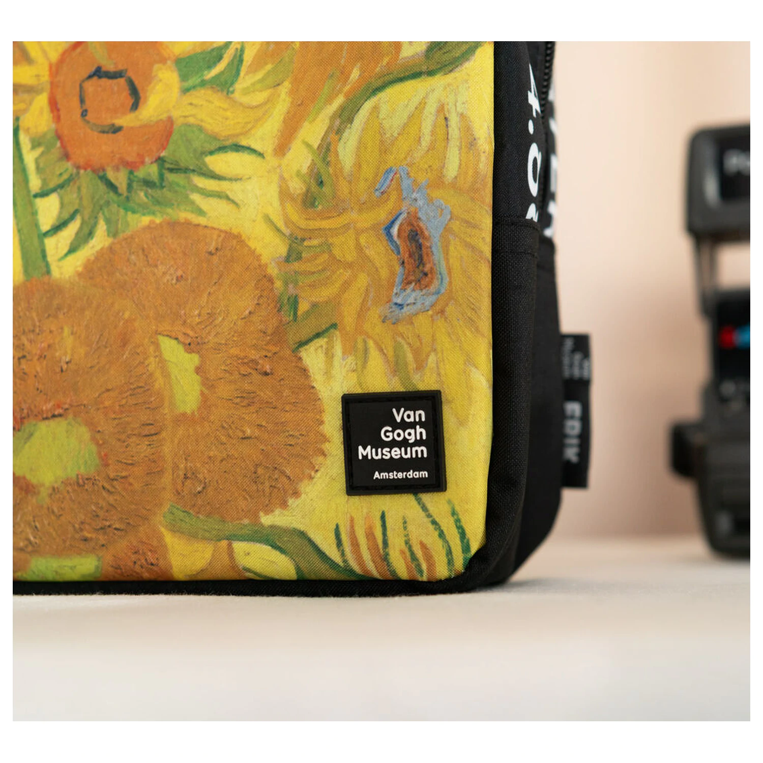 Van Gogh Museum vanity case product photo