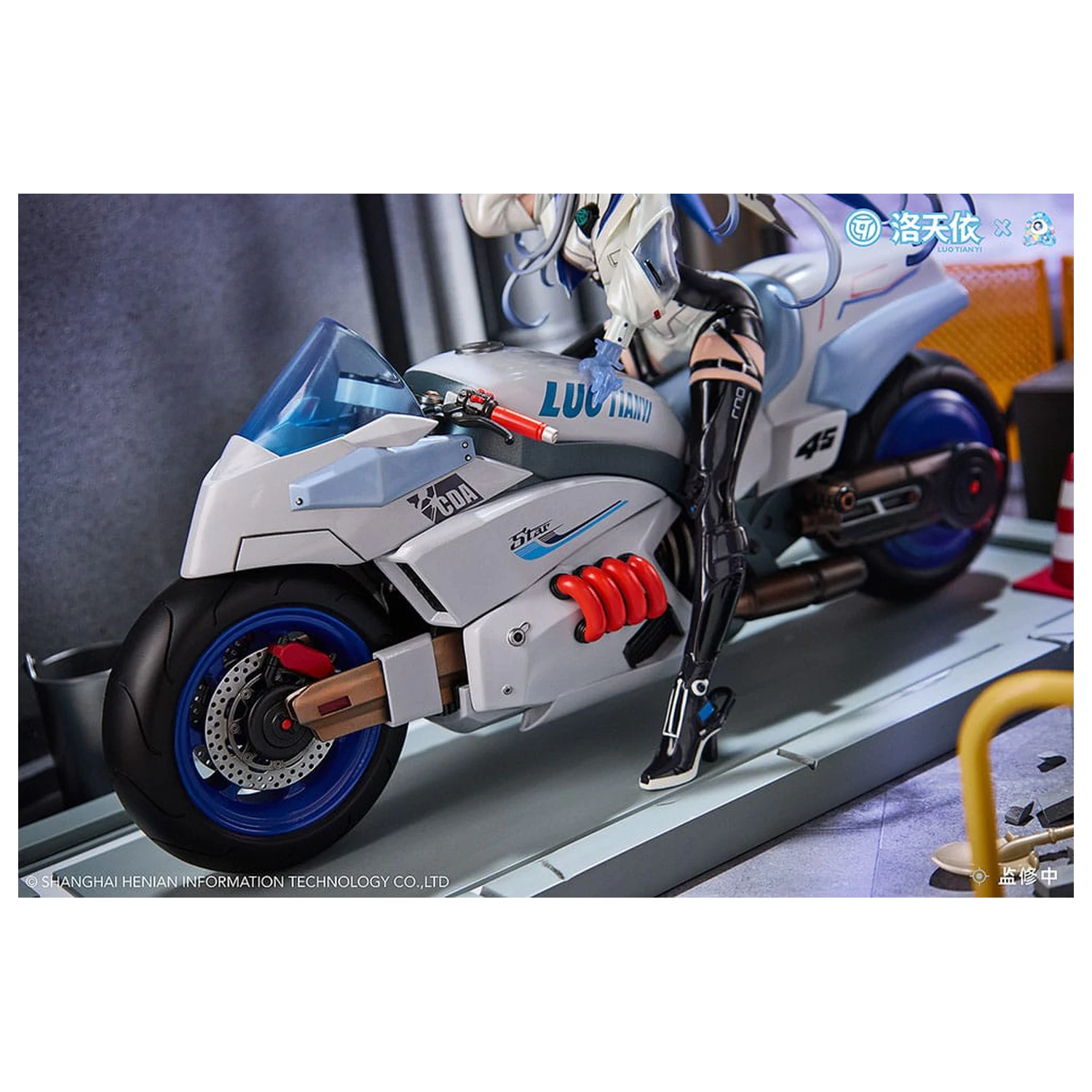 Vsinger PVC Statue 1/7 Vsinger Luo Tianyi Retro-Future Storm Driver Ver. 23 cm product photo