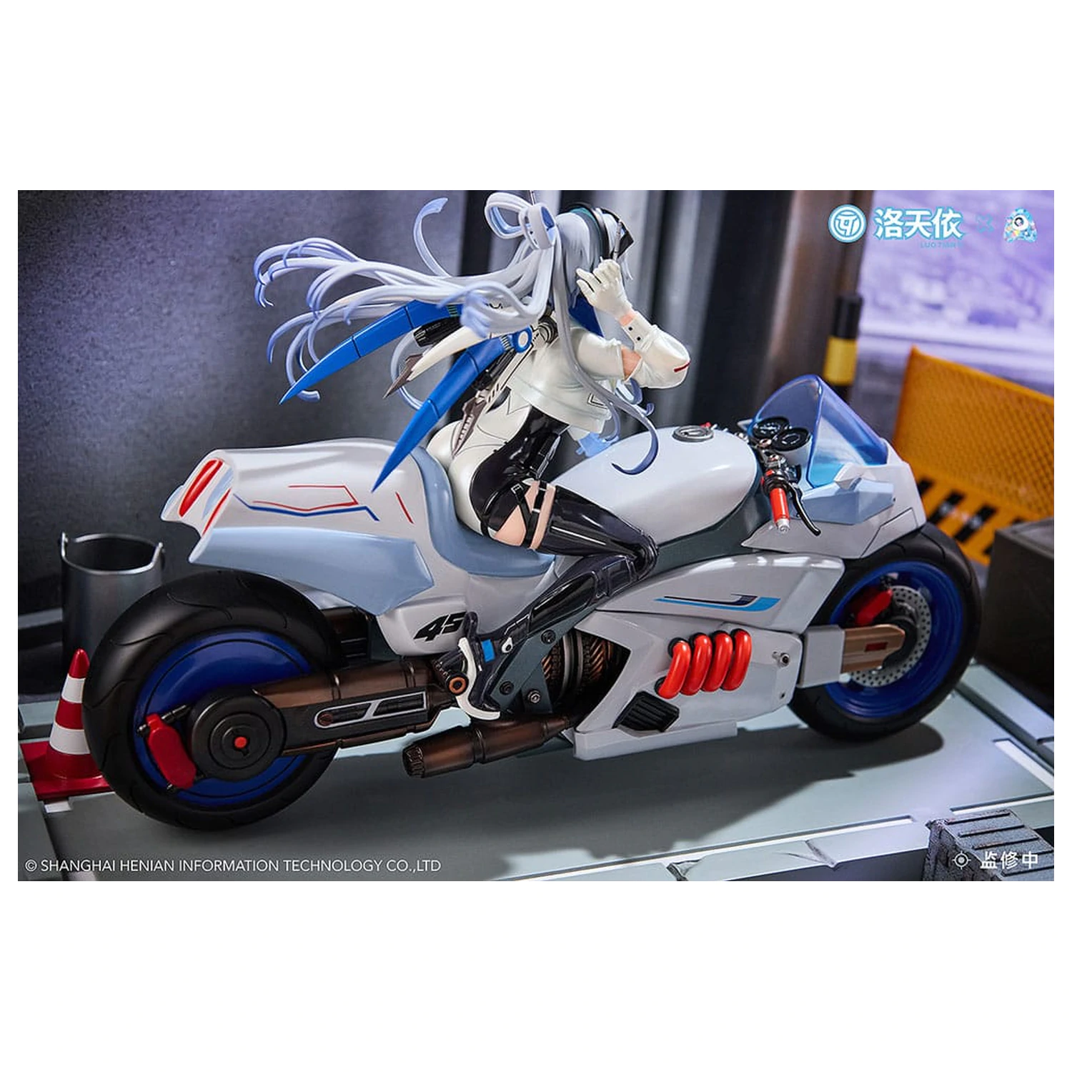 Vsinger PVC Statue 1/7 Vsinger Luo Tianyi Retro-Future Storm Driver Ver. 23 cm product photo
