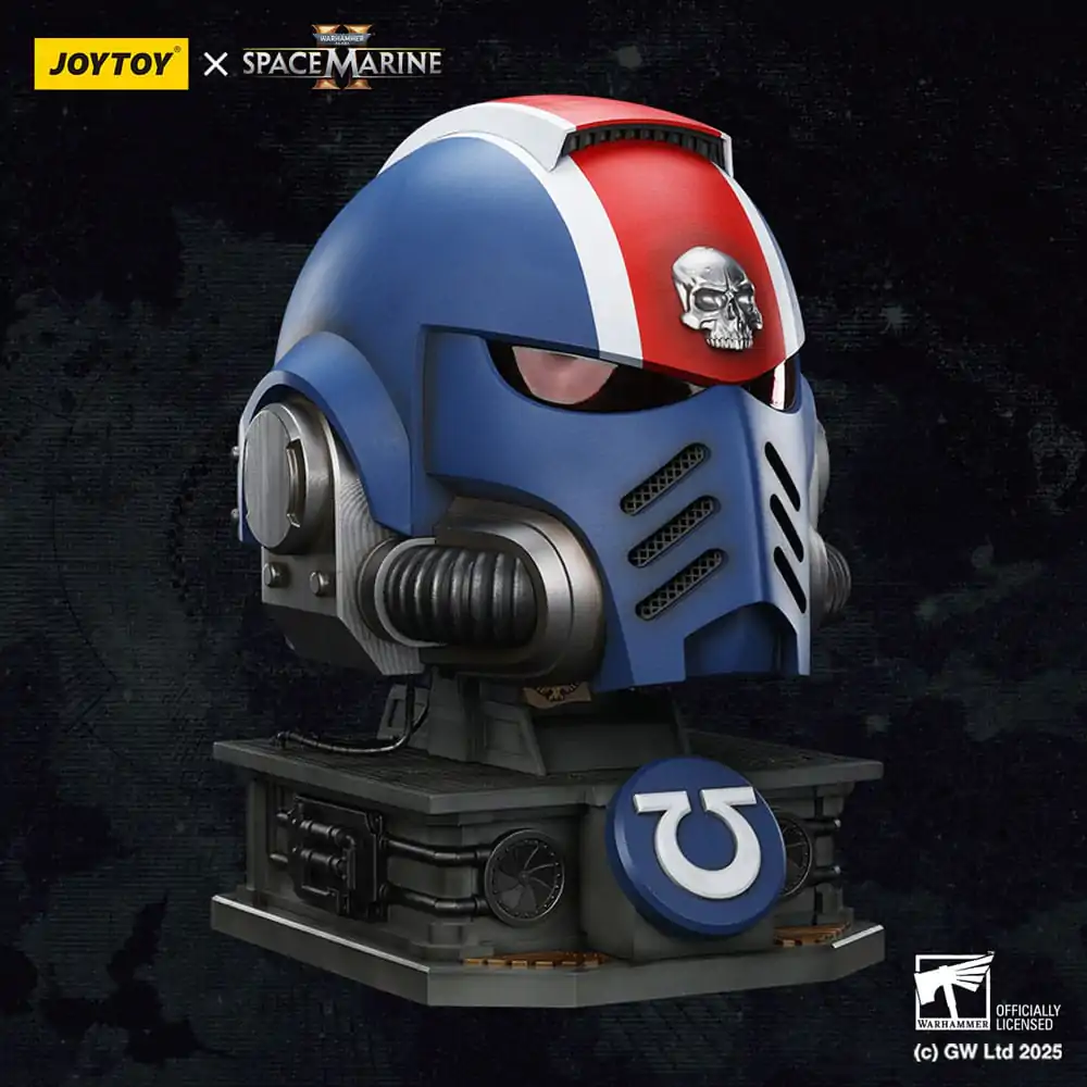 Warhammer 40,000: Space Marine 2 Replica Ultramarines Lieutenant Titus helmet with Display Stand 44 cm  product photo