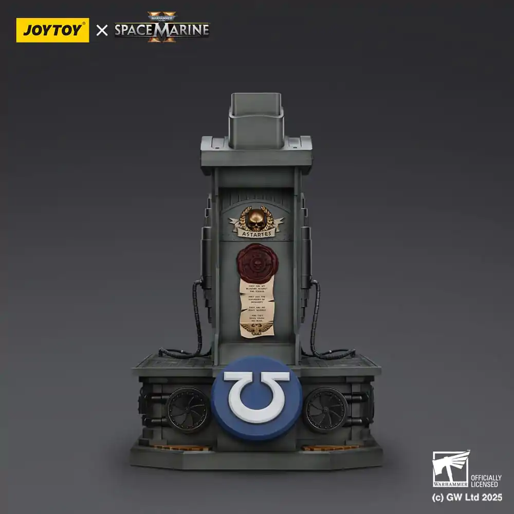 Warhammer 40,000: Space Marine 2 Replica Ultramarines Lieutenant Titus helmet with Display Stand 44 cm  product photo