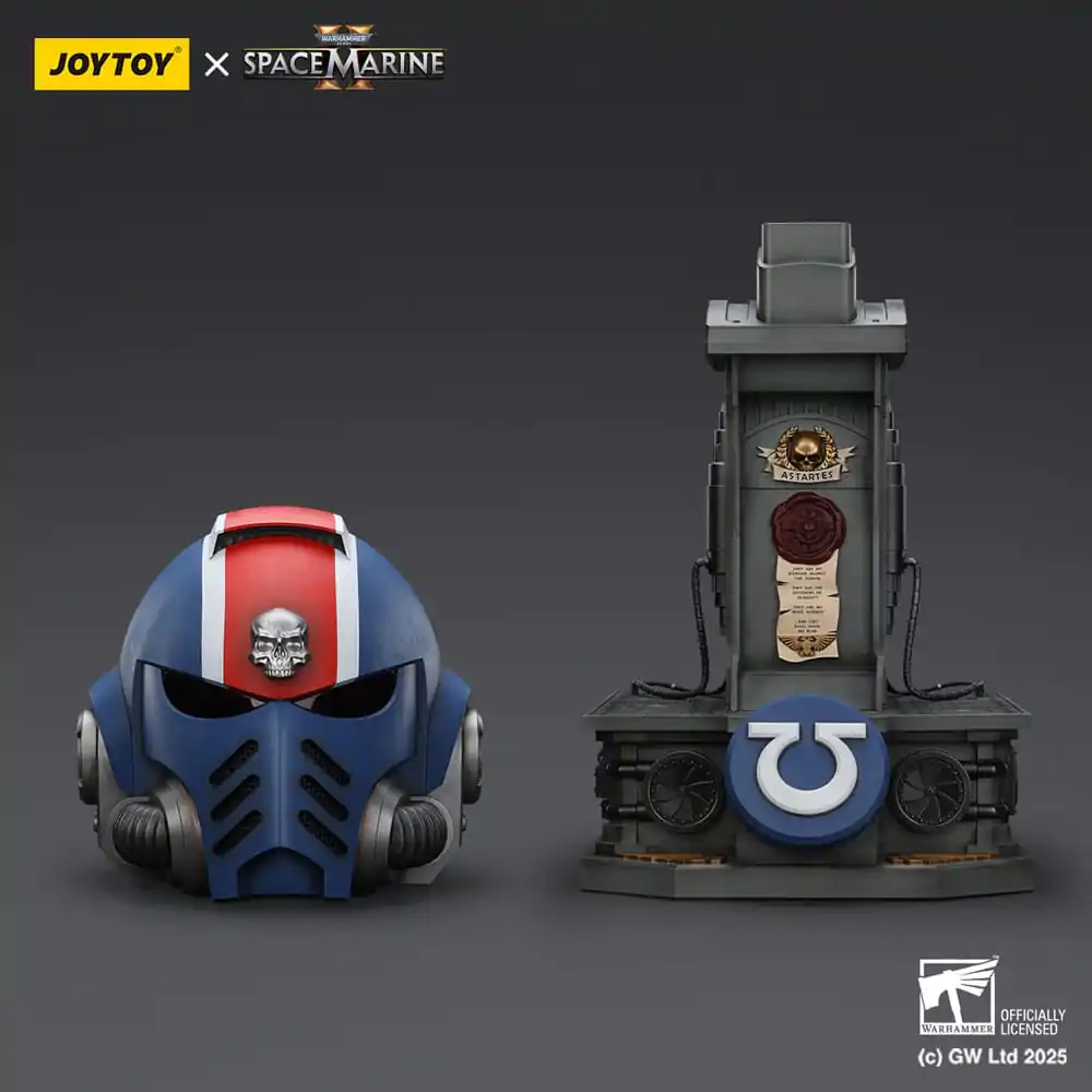 Warhammer 40,000: Space Marine 2 Replica Ultramarines Lieutenant Titus helmet with Display Stand 44 cm  product photo