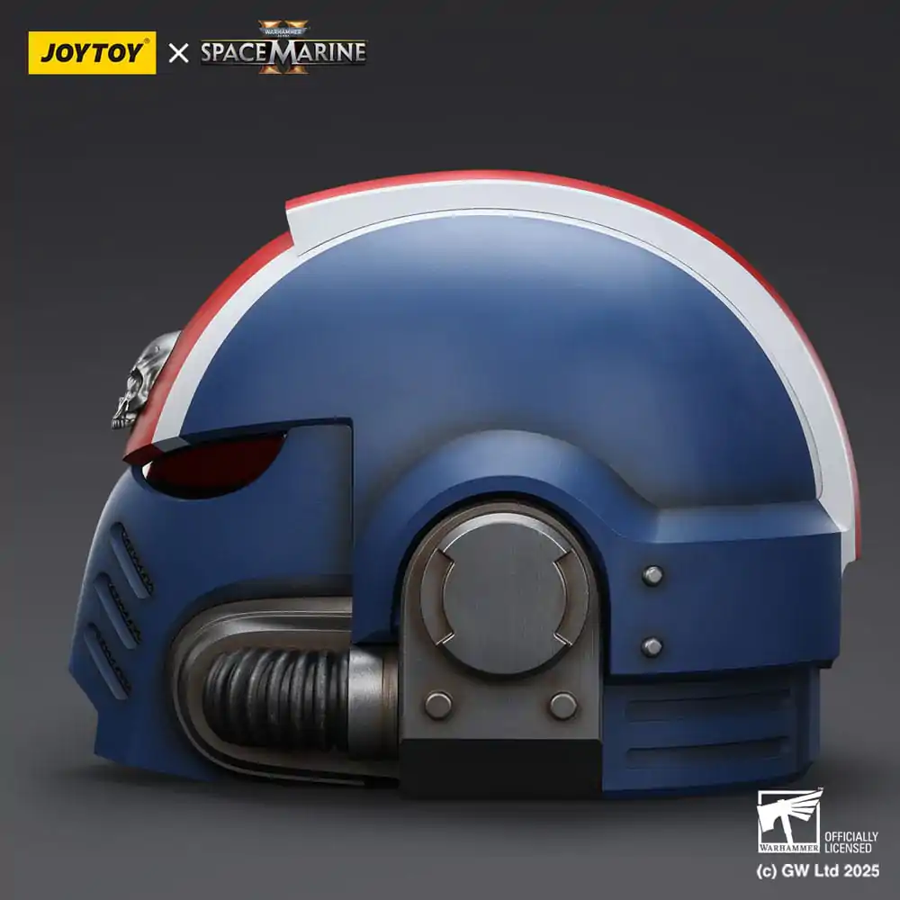 Warhammer 40,000: Space Marine 2 Replica Ultramarines Lieutenant Titus helmet 30 cm  product photo