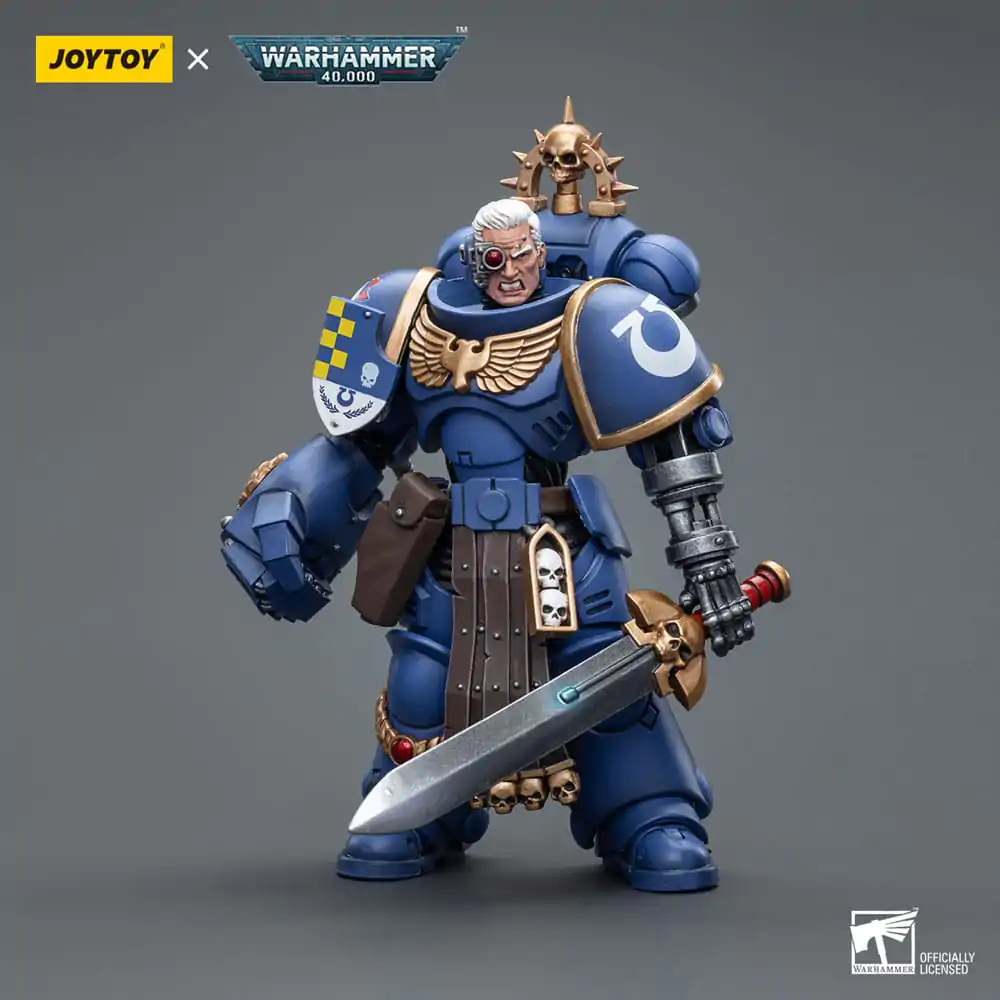 Warhammer 40k Action Figure 1/18 Ultramarines Lieutenant with Power Fist 12 cm product photo
