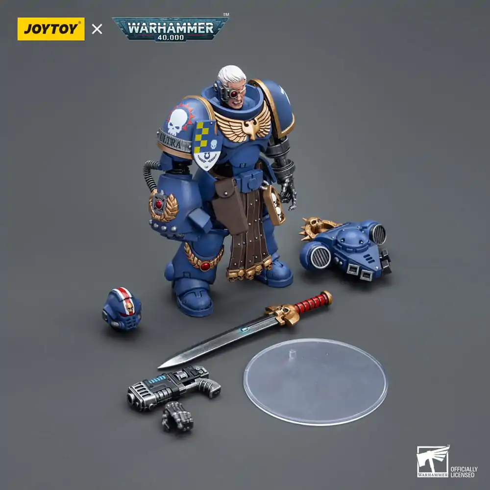 Warhammer 40k Action Figure 1/18 Ultramarines Lieutenant with Power Fist 12 cm product photo