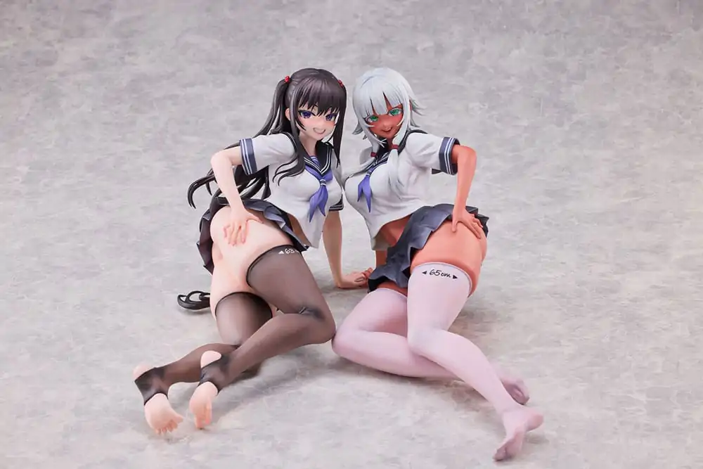 World Where the Thickness of a Girl's Thighs is Equal to Her Social Status Statues 1/5 Raura Aiza & Iroha Shishikura 14 cm termékfotó