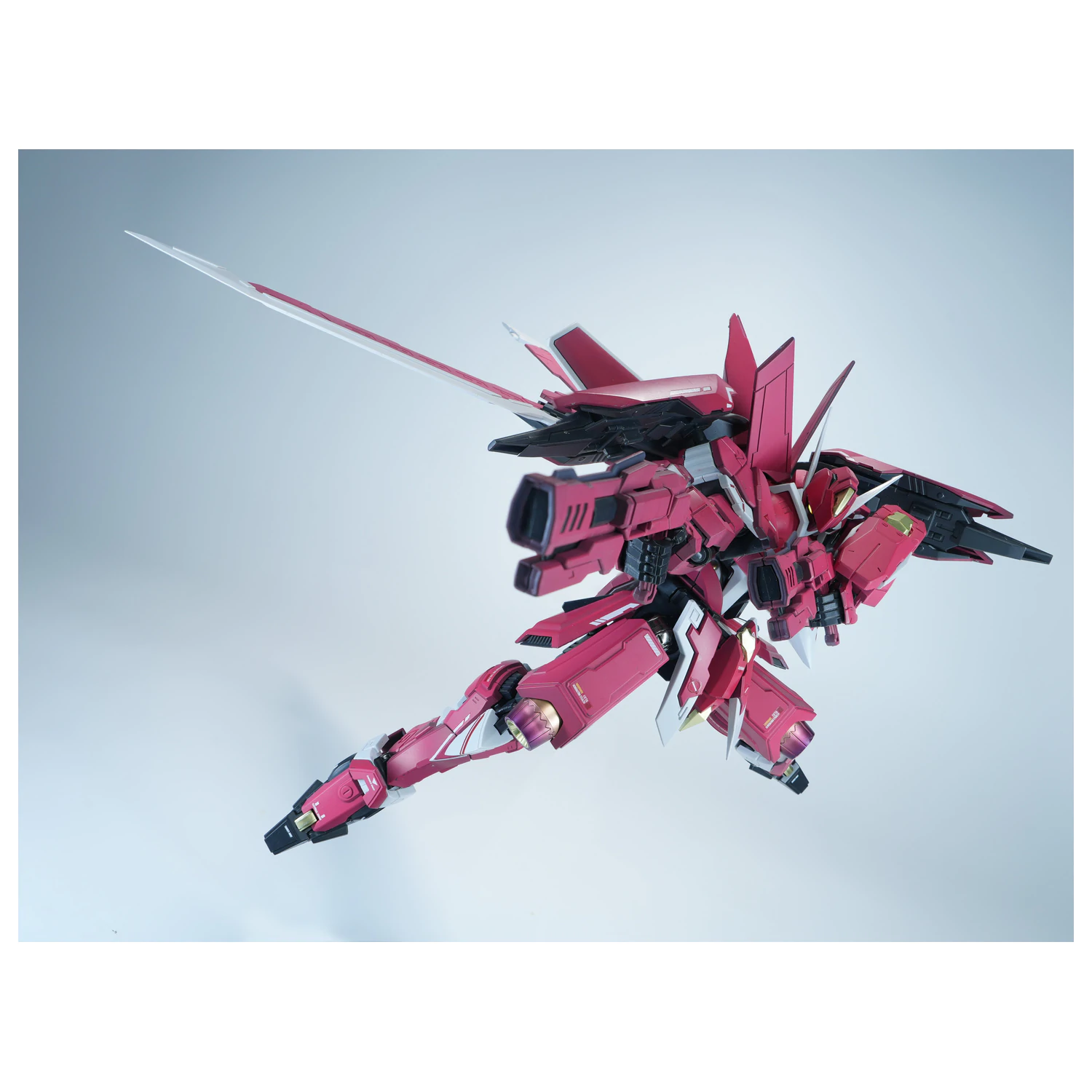 X-PLAY J-20 Cang Wei Crimson Flowing Gold Model Kit 21cm product photo