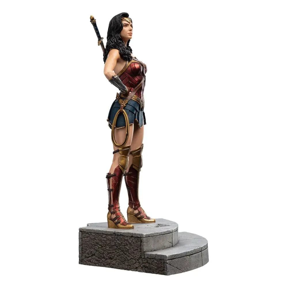 Zack Snyder's Justice League Statue 1/6 Wonder Woman 37 cm termékfotó