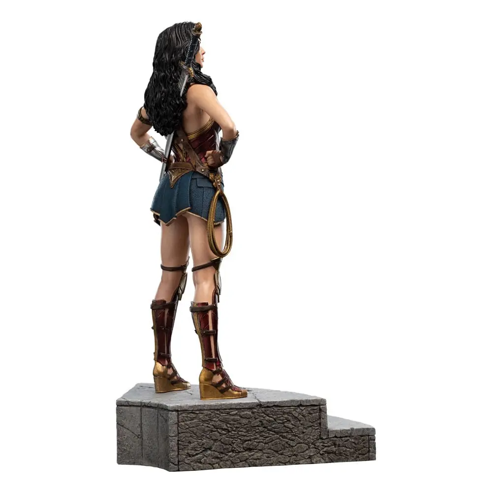 Zack Snyder's Justice League Statue 1/6 Wonder Woman 37 cm termékfotó