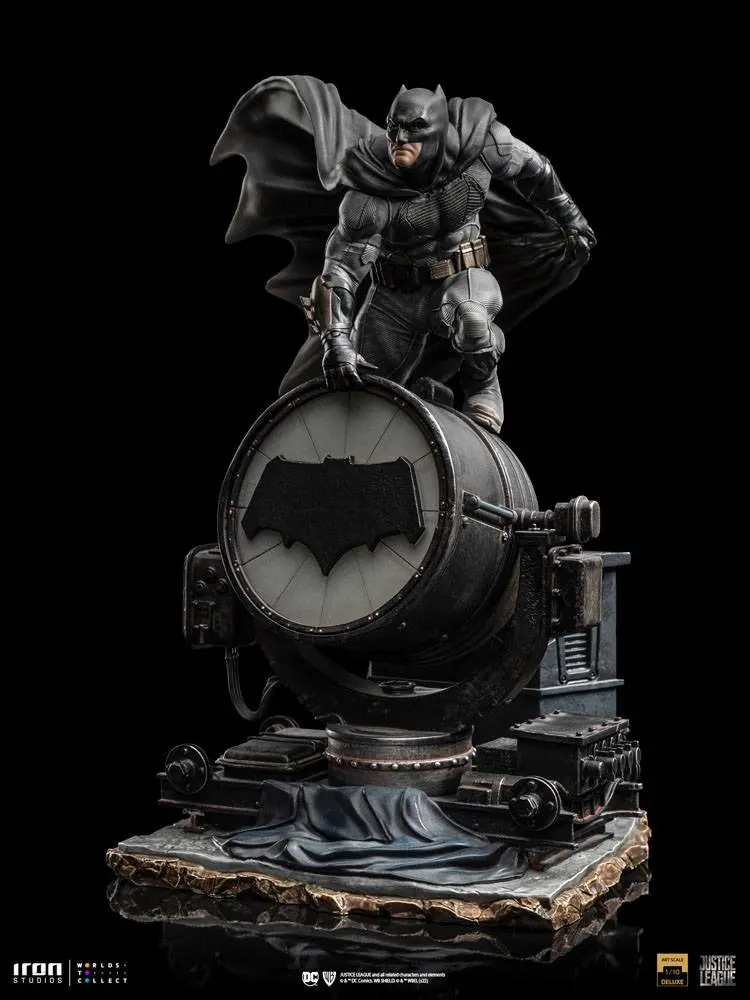 Zack Snyder's Justice League Deluxe Art Scale Statue 1/10 Batman on Batsignal 28 cm product photo