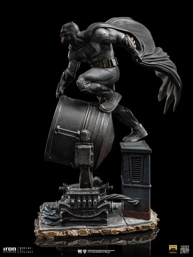 Zack Snyder's Justice League Deluxe Art Scale Statue 1/10 Batman on Batsignal 28 cm product photo