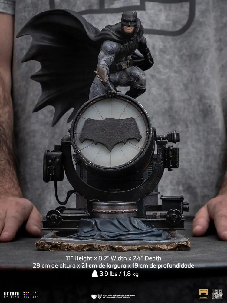 Zack Snyder's Justice League Deluxe Art Scale Statue 1/10 Batman on Batsignal 28 cm product photo