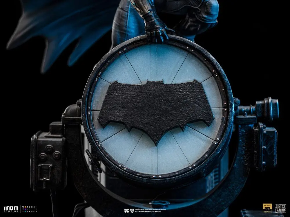Zack Snyder's Justice League Deluxe Art Scale Statue 1/10 Batman on Batsignal 28 cm product photo
