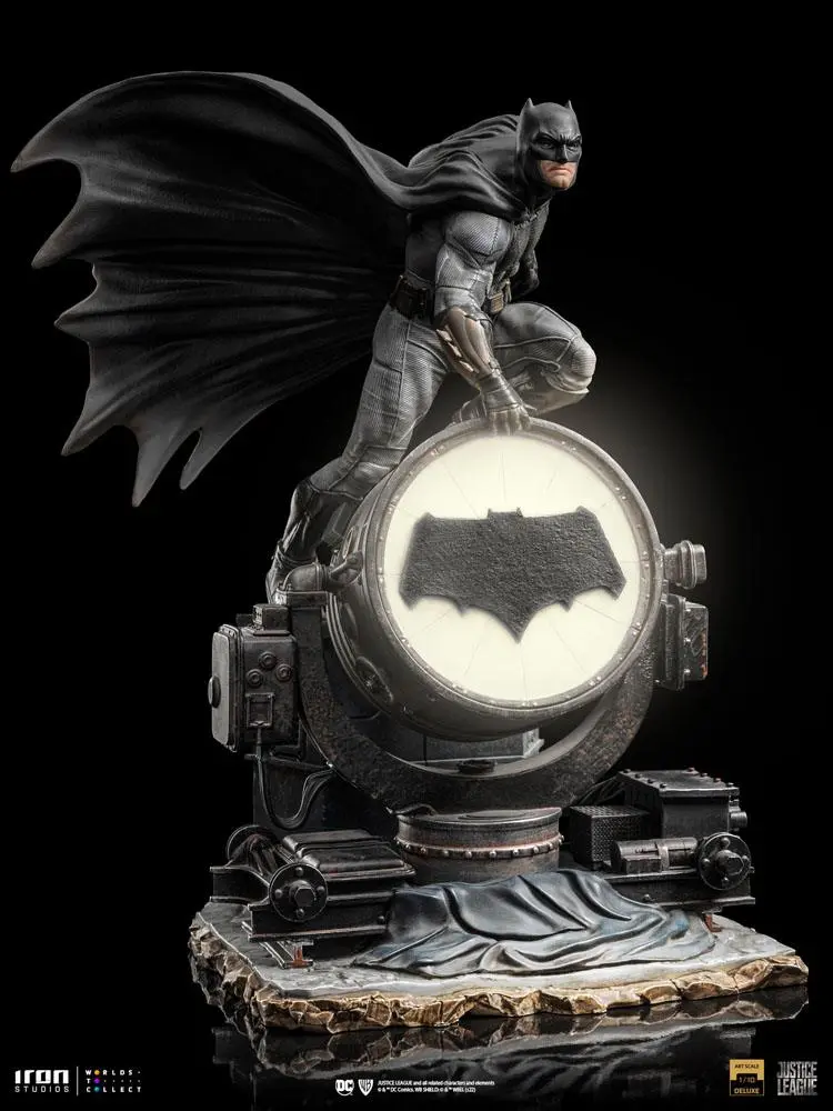 Zack Snyder's Justice League Deluxe Art Scale Statue 1/10 Batman on Batsignal 28 cm product photo
