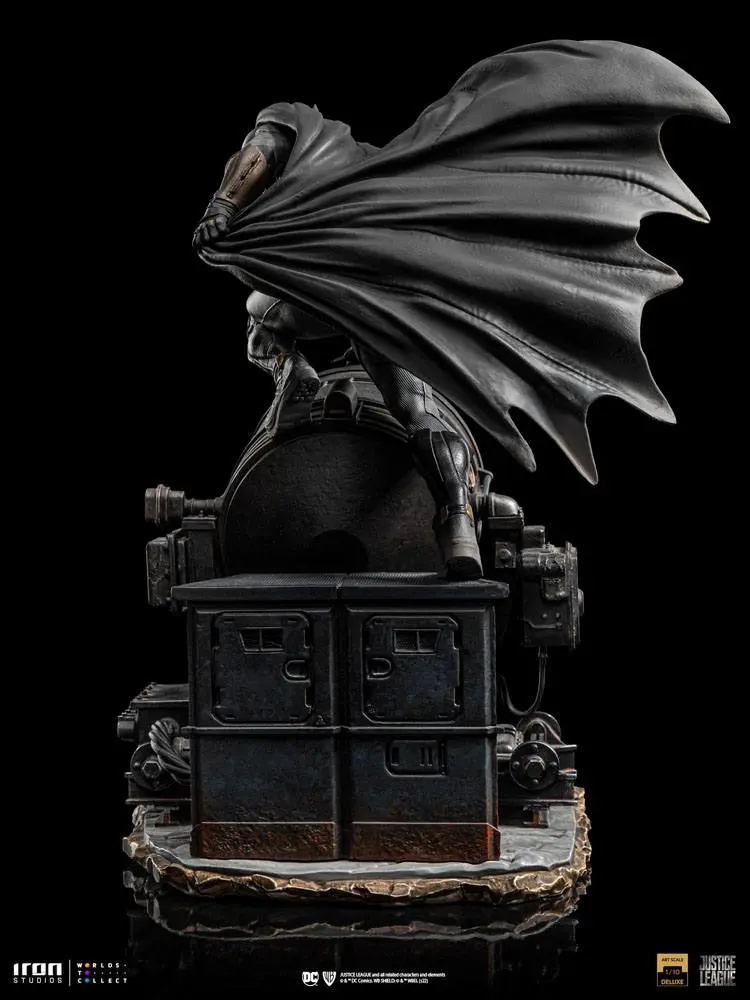 Zack Snyder's Justice League Deluxe Art Scale Statue 1/10 Batman on Batsignal 28 cm product photo