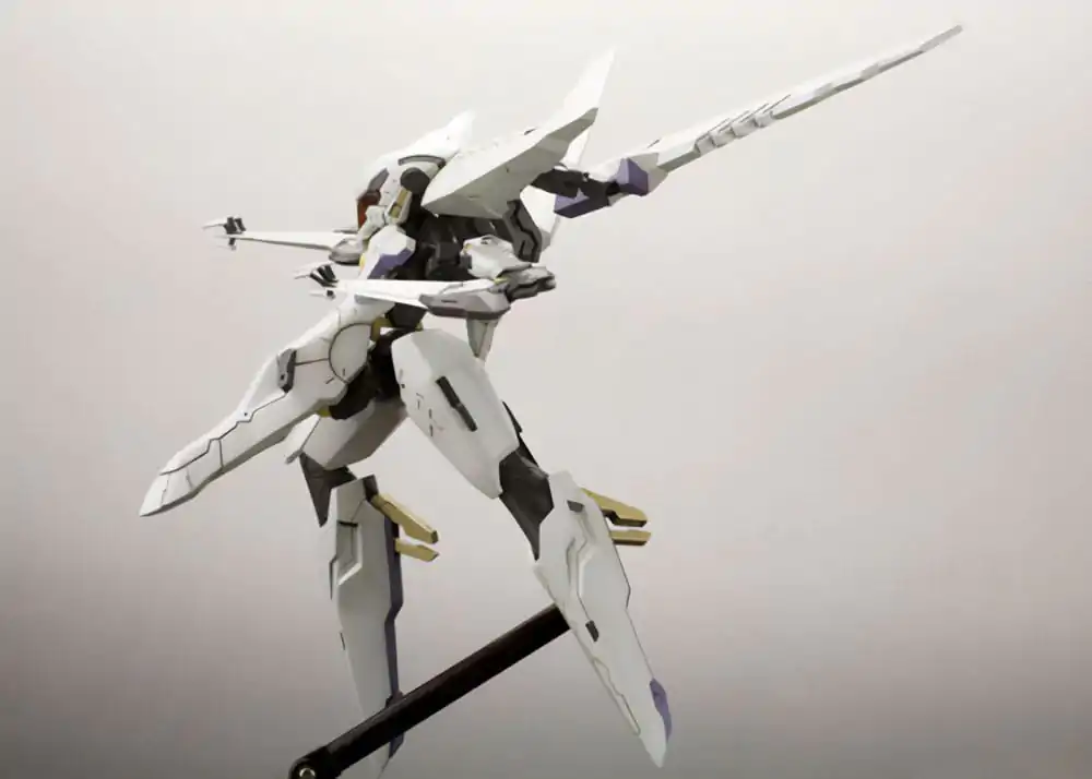 Zone of the Enders The 2nd Runner Plastic Model Kit Vic Viper 18 cm termékfotó