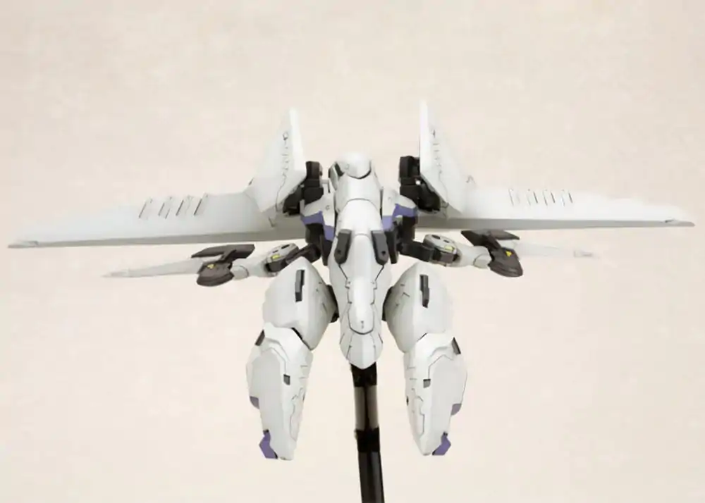 Zone of the Enders The 2nd Runner Plastic Model Kit Vic Viper 18 cm termékfotó