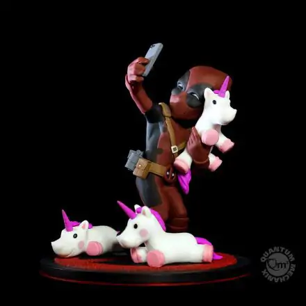 Marvel Q-Fig Diorama Deadpool #unicornselfie 10 cm product photo